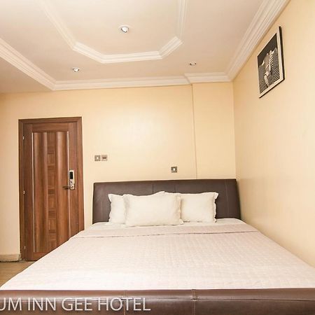 Platinum Inn Gee Hotel Suru Lere Luaran gambar