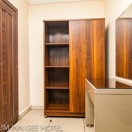 Platinum Inn Gee Hotel Suru Lere Luaran gambar