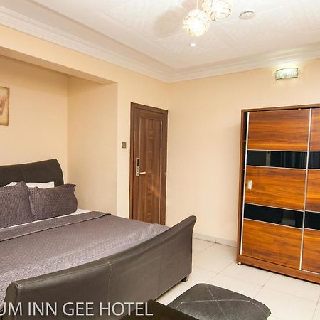 Platinum Inn Gee Hotel Suru Lere Luaran gambar