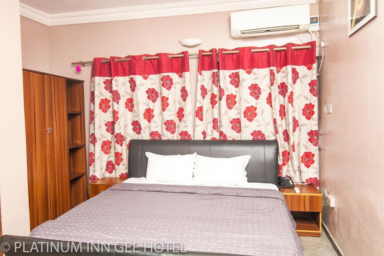 Platinum Inn Gee Hotel Suru Lere Luaran gambar