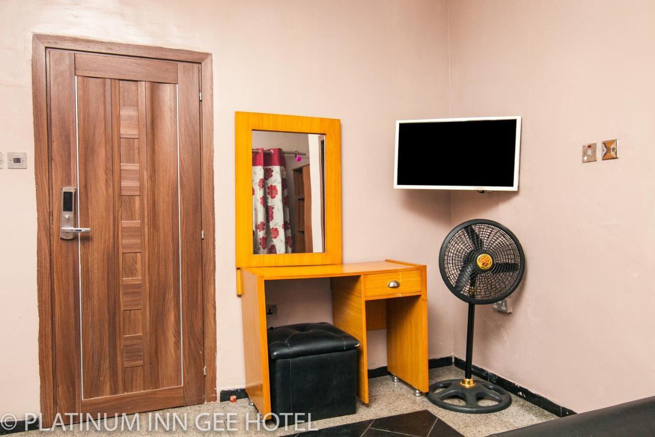 Platinum Inn Gee Hotel Suru Lere Luaran gambar
