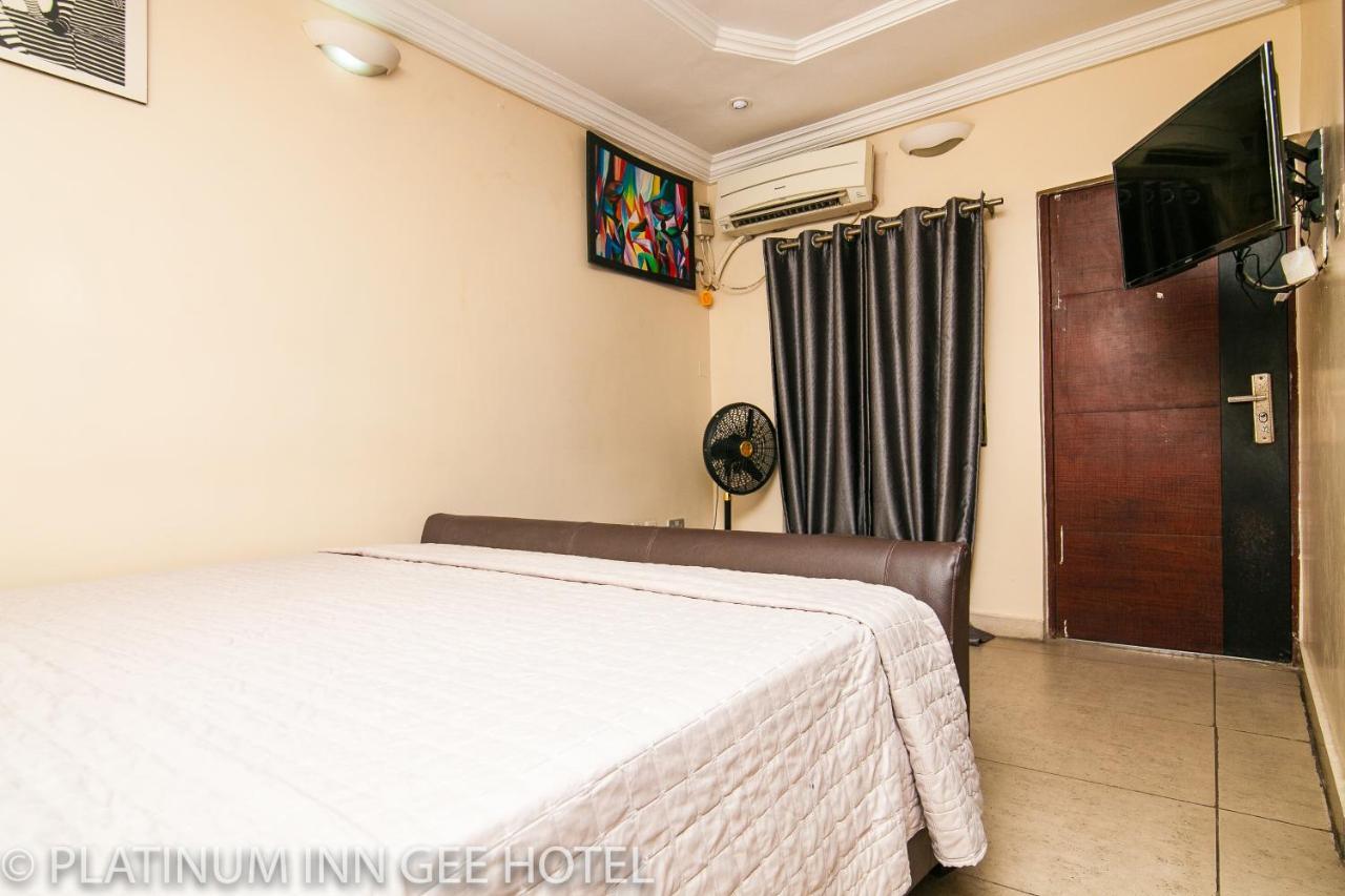 Platinum Inn Gee Hotel Suru Lere Luaran gambar