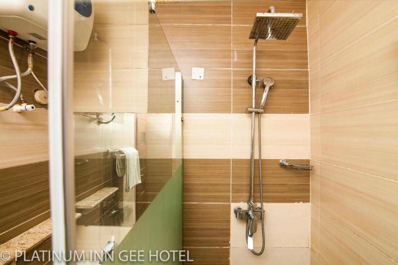Platinum Inn Gee Hotel Suru Lere Luaran gambar