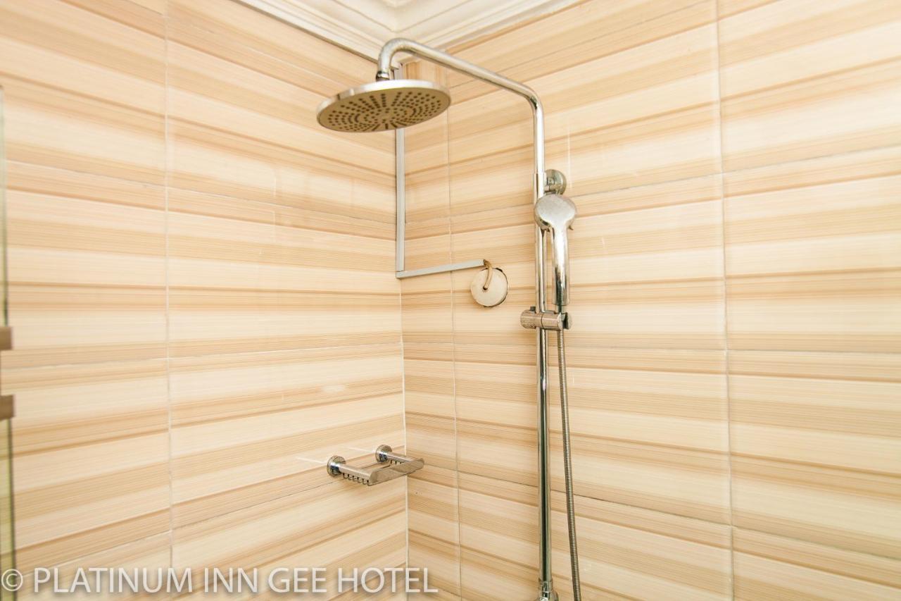Platinum Inn Gee Hotel Suru Lere Luaran gambar