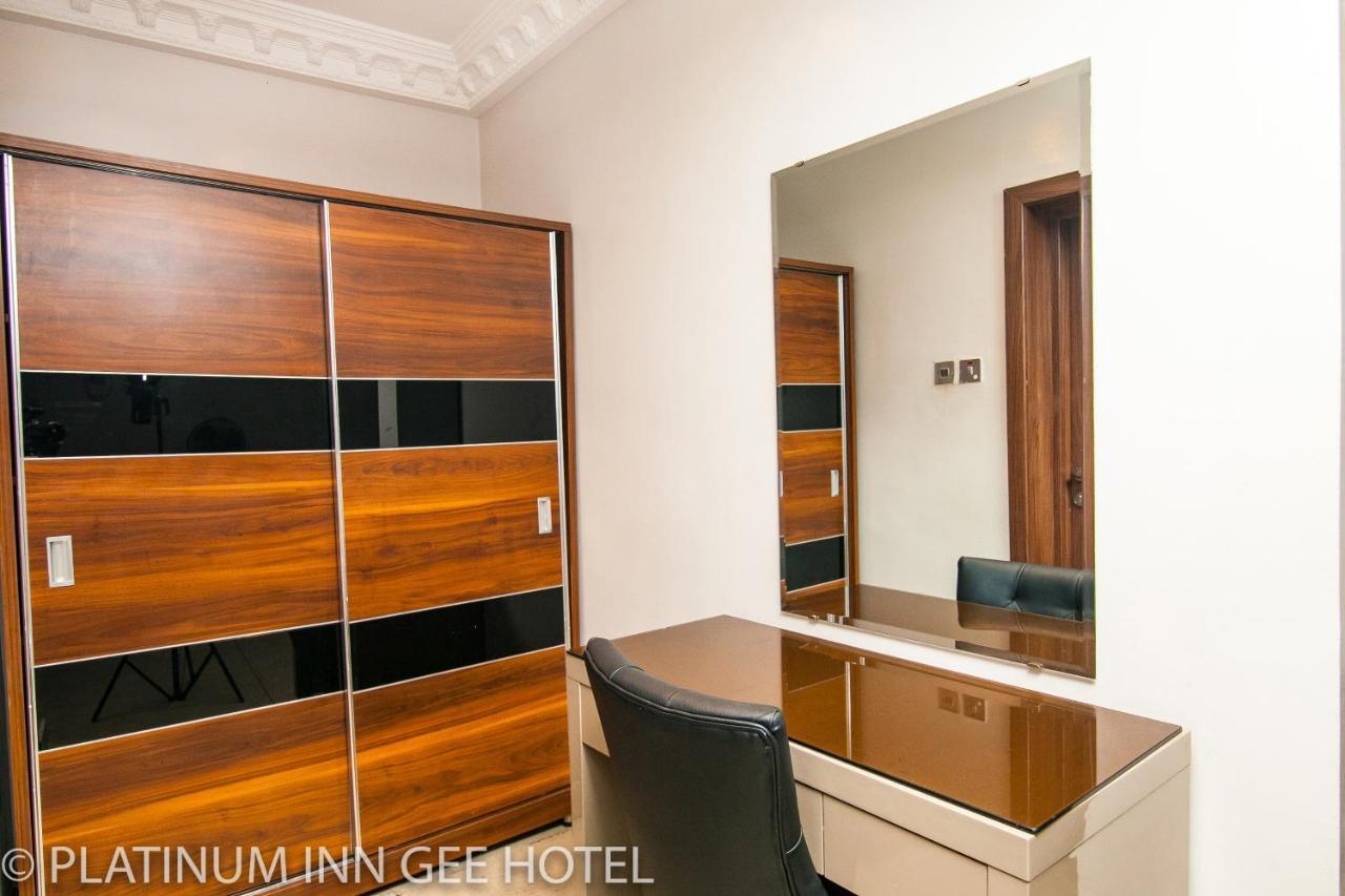 Platinum Inn Gee Hotel Suru Lere Luaran gambar