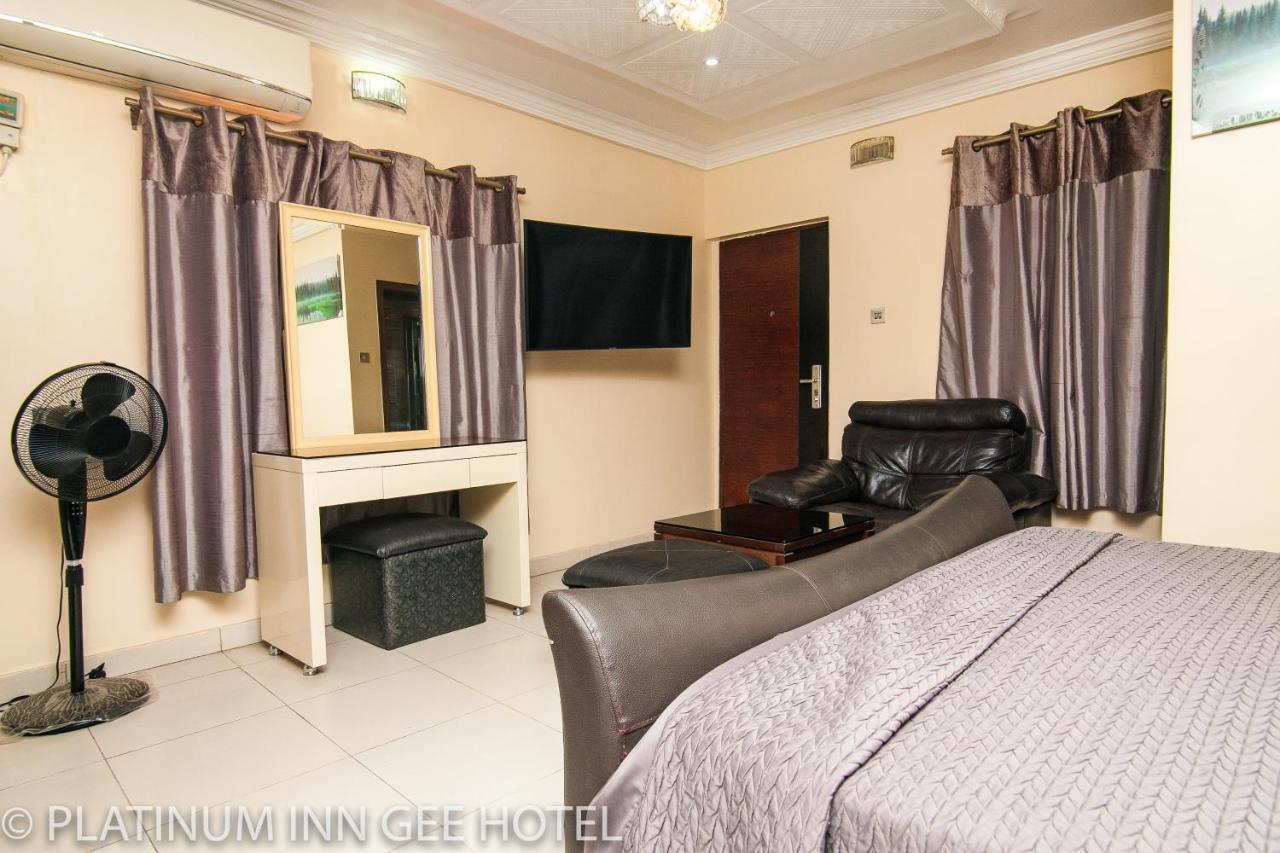 Platinum Inn Gee Hotel Suru Lere Luaran gambar