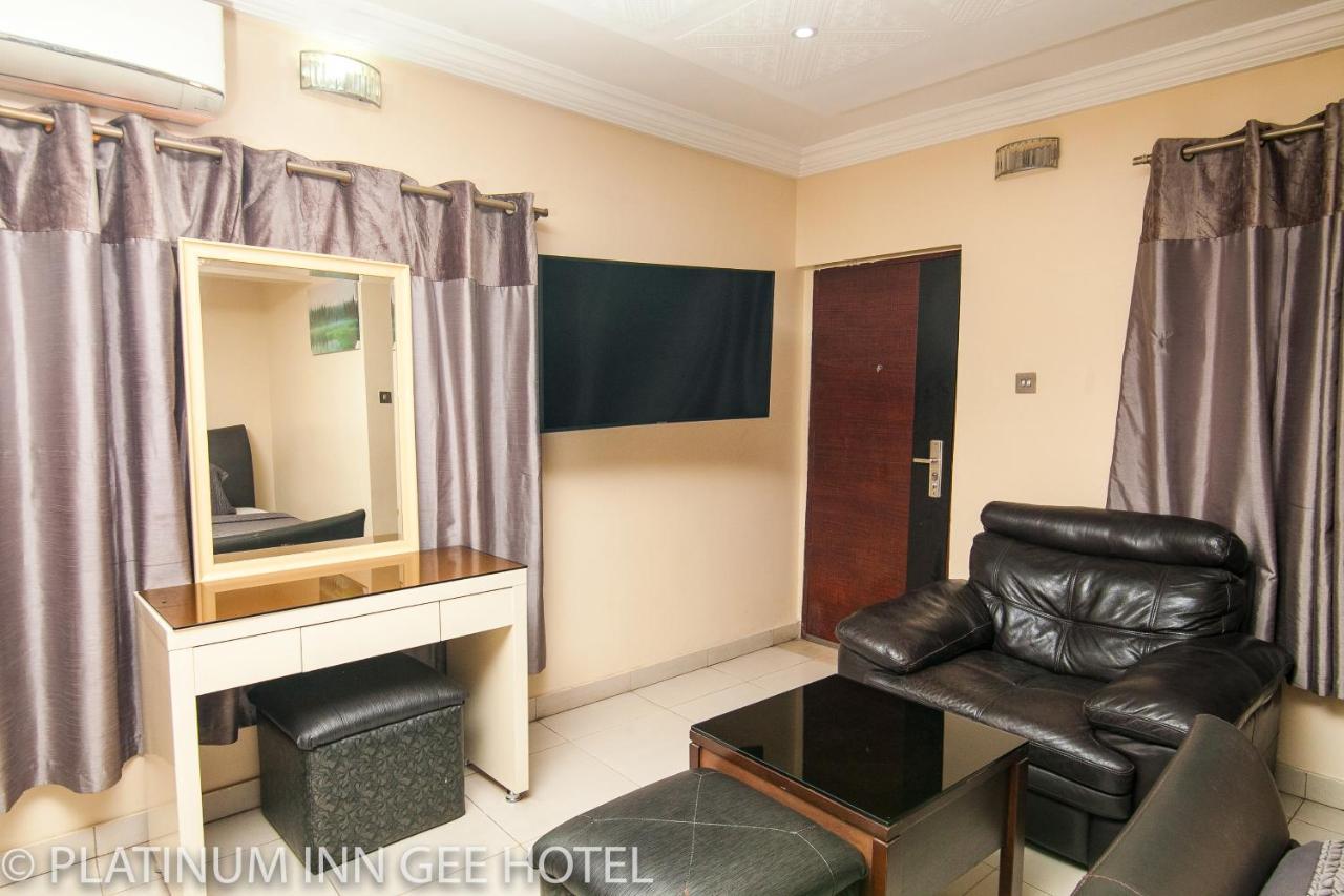Platinum Inn Gee Hotel Suru Lere Luaran gambar
