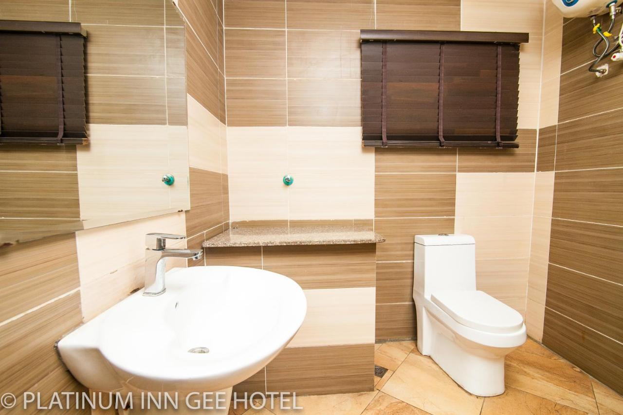 Platinum Inn Gee Hotel Suru Lere Luaran gambar