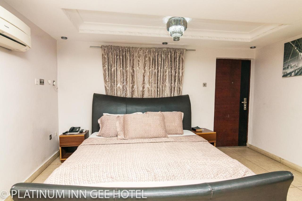 Platinum Inn Gee Hotel Suru Lere Luaran gambar