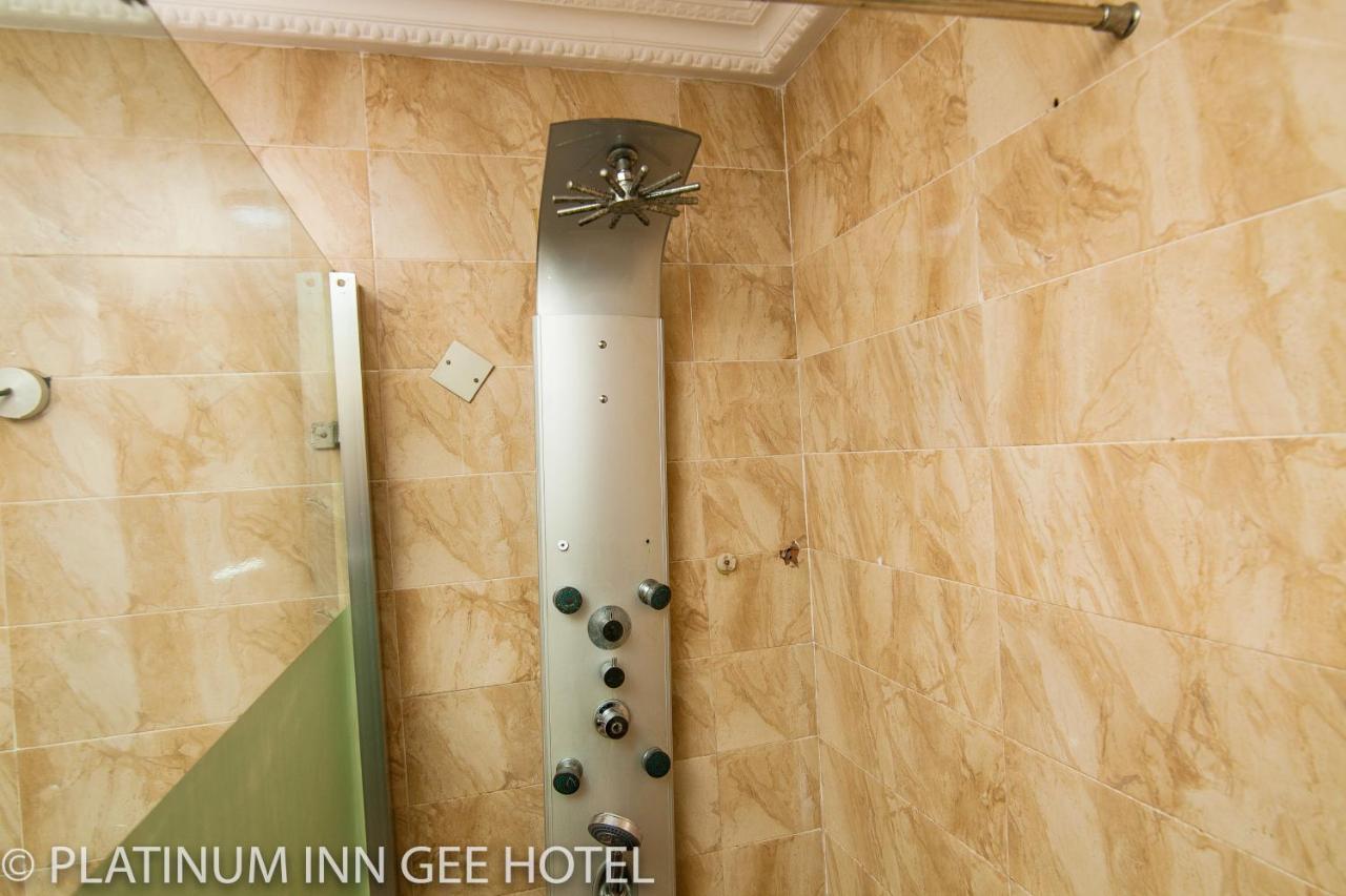 Platinum Inn Gee Hotel Suru Lere Luaran gambar
