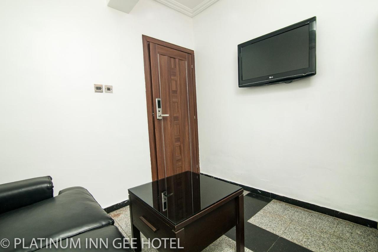 Platinum Inn Gee Hotel Suru Lere Luaran gambar