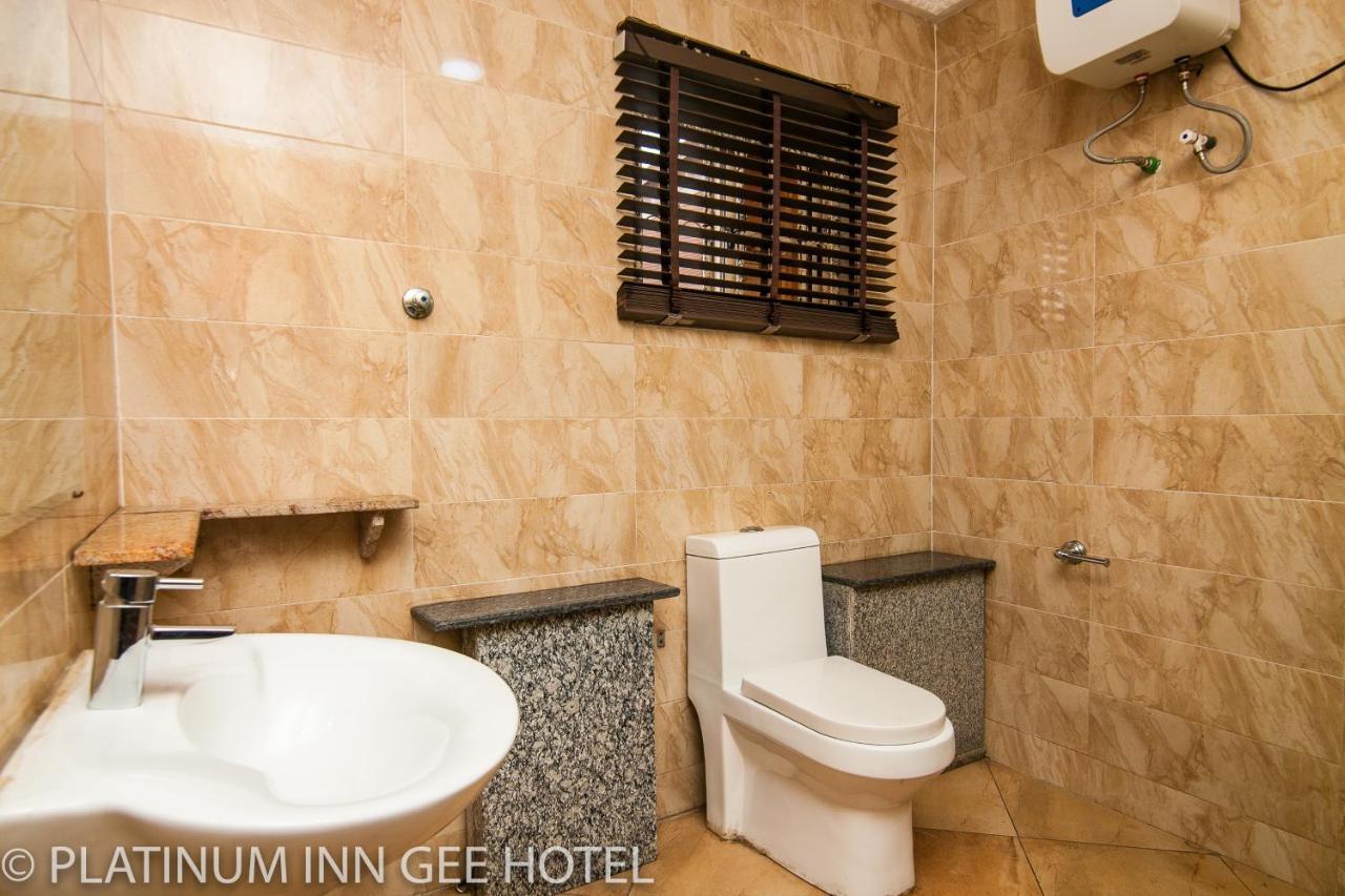 Platinum Inn Gee Hotel Suru Lere Luaran gambar